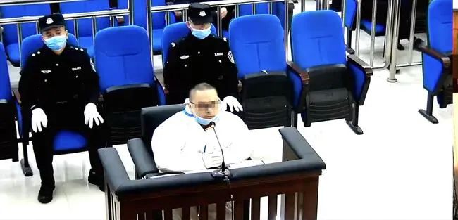 书记与下属妻子通奸被杀案开庭，检察院建议死缓，律师认为最多十年