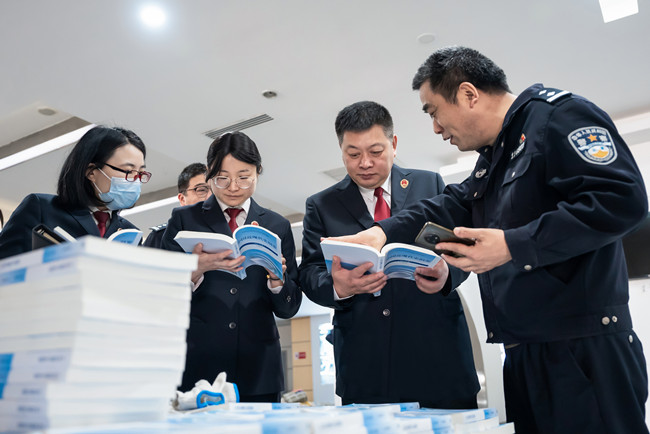 江苏镇江经济开发区:提前介入一起教材侵权案
