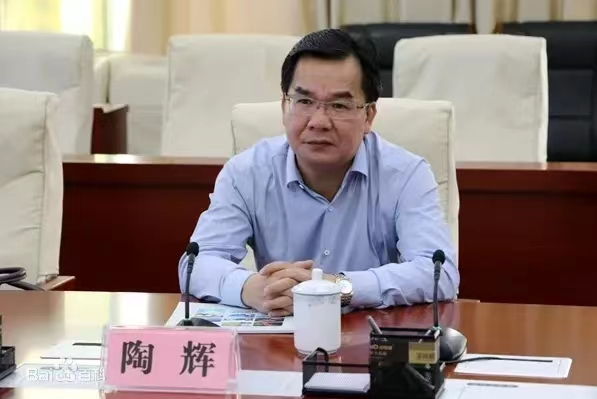 广西崇左政法委书记称遭“敲诈勒索”，将27岁情人送进监狱