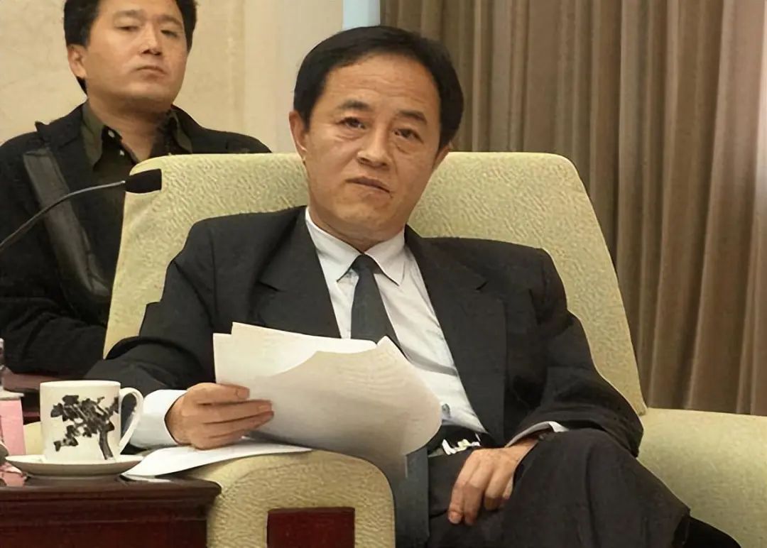 最高人民法院原副院长，和开律所的儿子一起受贿，一笔感谢费高达1800万