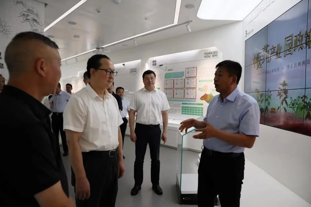 陕西高院党组书记、院长韩德洋赴汉中镇巴县调研乡村振兴工作